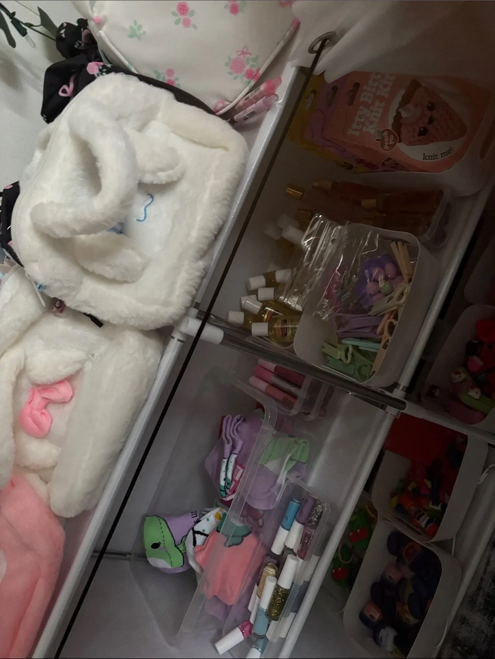 I sell scoop box’s of Winnie the Pooh and Sanrio🩷